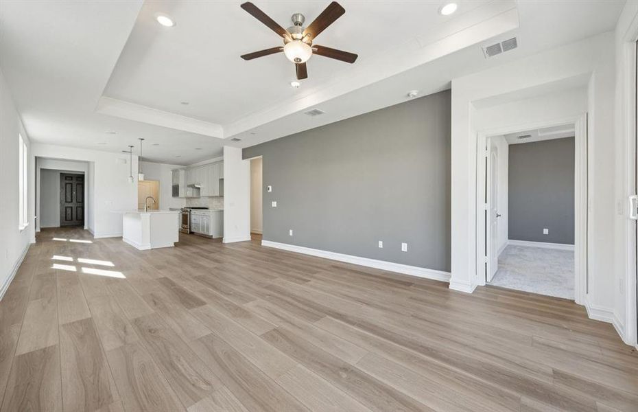 Gathering room with tray ceiling