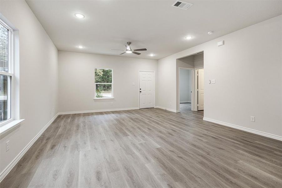 Spacious, unfurnished interior of a new home in , Mabank (Image 19).