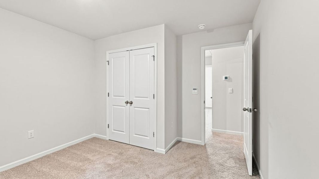 Spacious, unfurnished interior of a new home in Hawk Ridge, Anderson (Image 28).