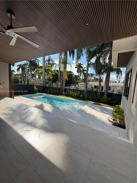 Exterior details and patio area of a home in , Hollywood (Image 31).