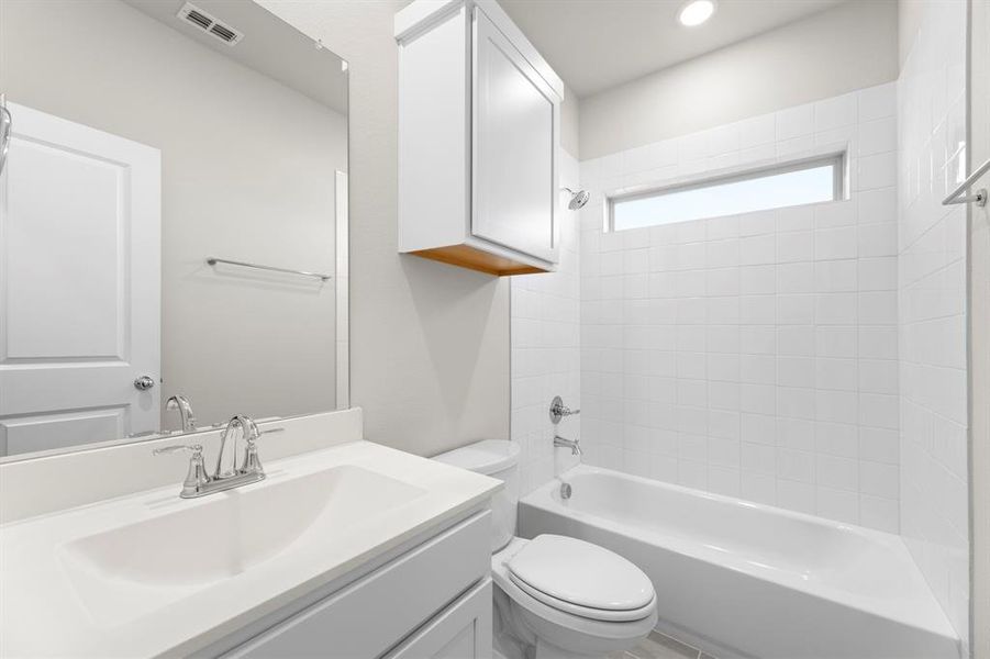 2359 Bell - 2ND Bath