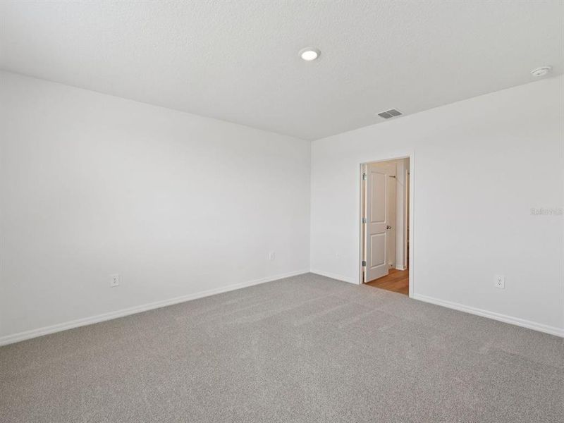 Spacious, unfurnished interior of a new home in Oakfield Trails - Premier Series, Parrish (Image 19).