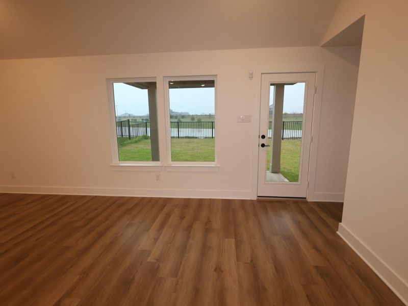 Spacious, unfurnished interior of a new home in Lago Mar, Santa Fe (Image 19).