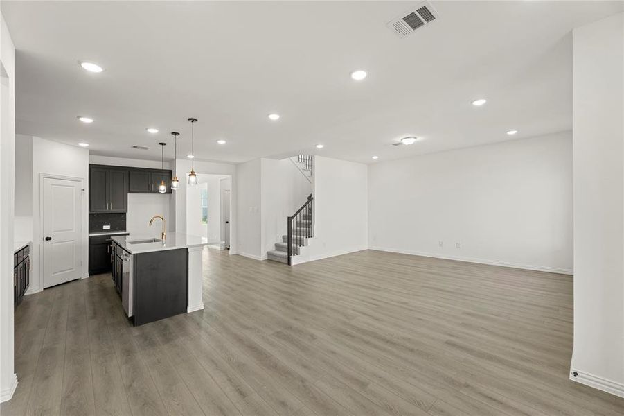 10. 745 Waterhouse - Dining (2) 10. 745 Waterhouse - Dining (2)