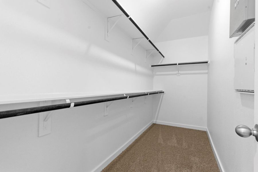 Spacious, unfurnished interior of a new home in Creekhaven, Iowa Colony (Image 36). Spacious, unfurnished interior of a new home in Creekhaven, Iowa Colony (Image 36).