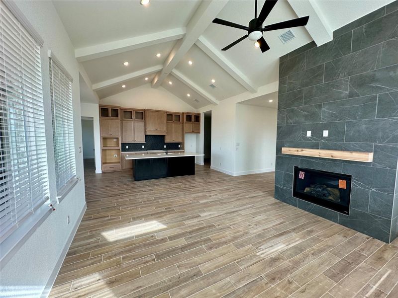 Spacious, unfurnished interior of a new home in Briarley, Montgomery (Image 16).