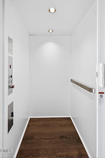 014-1920x1080-elevator 014-1920x1080-elevator