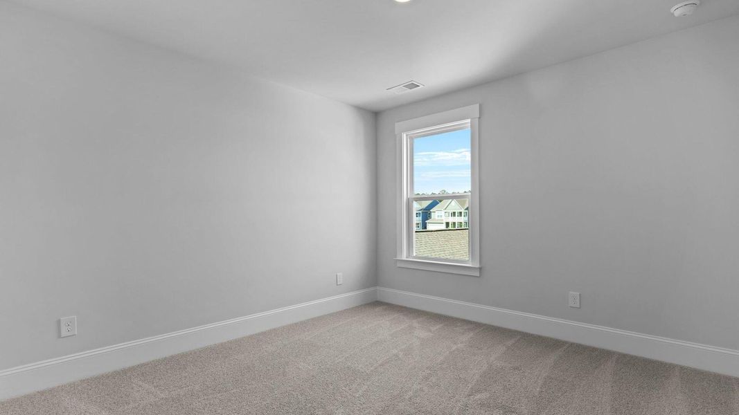 Spacious, unfurnished interior of a new home in Sheep Island, Summerville (Image 26).