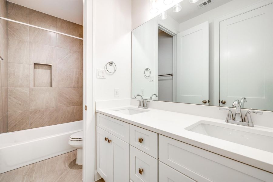 Furnished interior view inside a new home in Arborwood, Waller (Image 17).