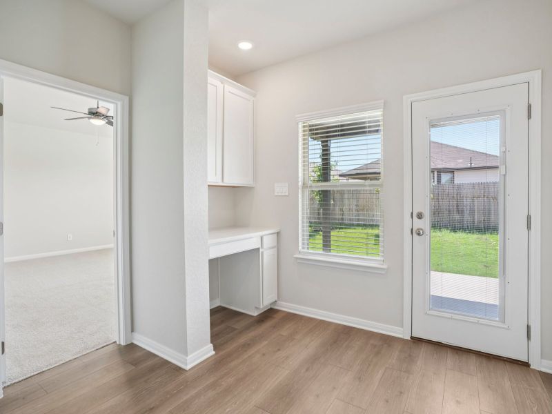 Spacious, unfurnished interior of a new home in Royal Crest, San Antonio (Image 14). Spacious, unfurnished interior of a new home in Royal Crest, San Antonio (Image 14).