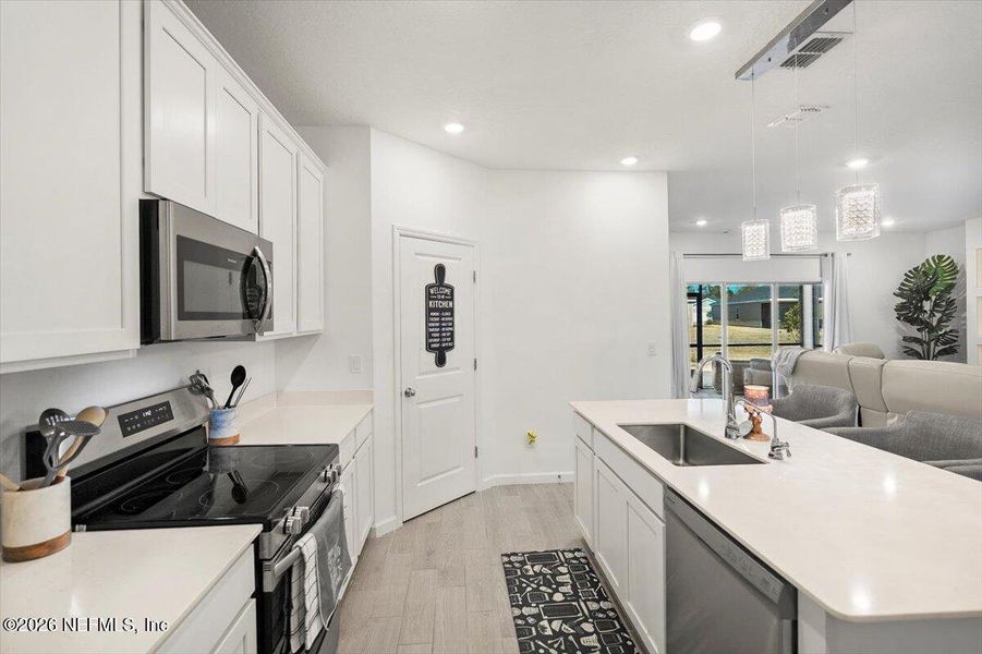 Furnished interior view inside a new home in Seaton Creek, Jacksonville (Image 9).
