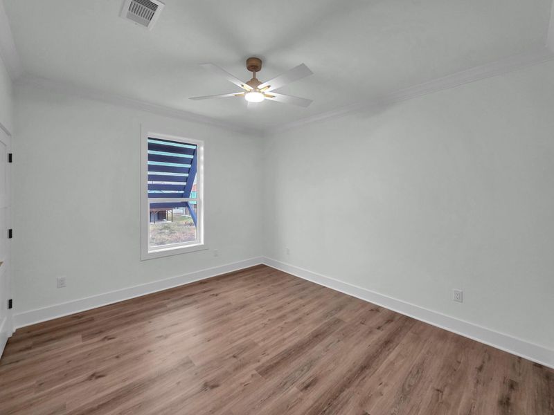 Spacious, unfurnished interior of a new home in , Bolivar Peninsula (Image 12).
