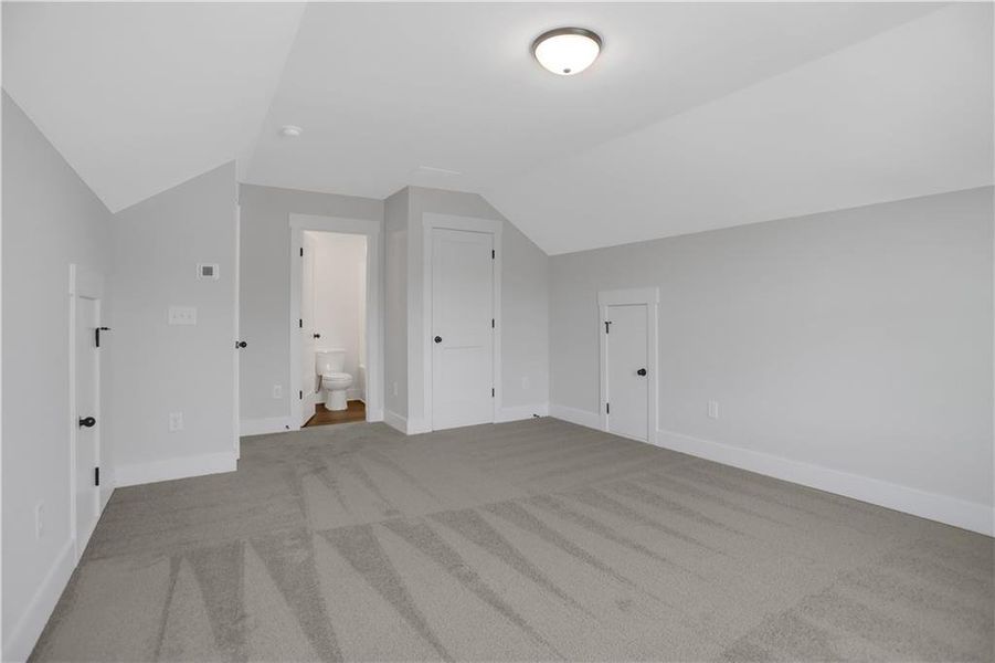 Spacious, unfurnished interior of a new home in Twin Lakes, Hoschton (Image 39).