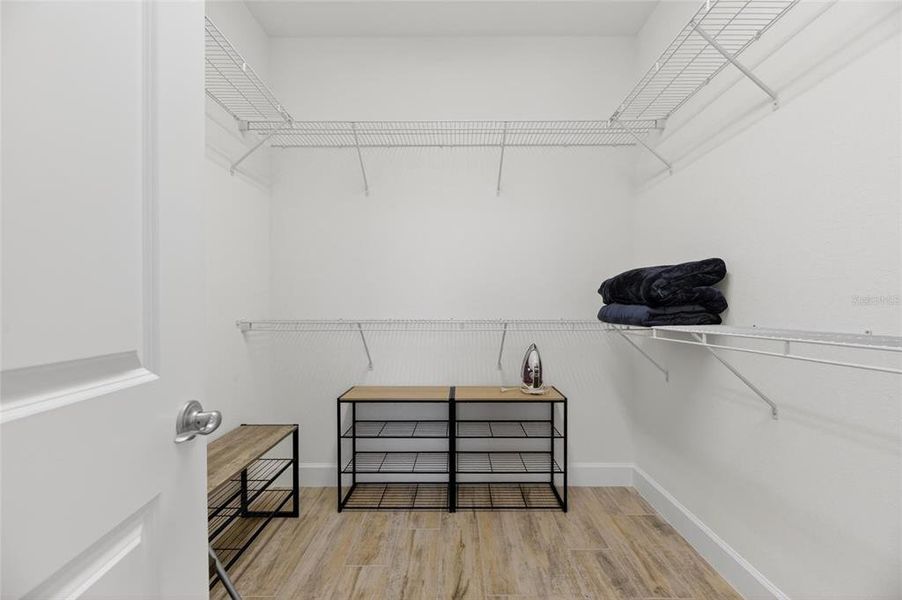 Spacious, unfurnished interior of a new home in , Apollo Beach (Image 23).