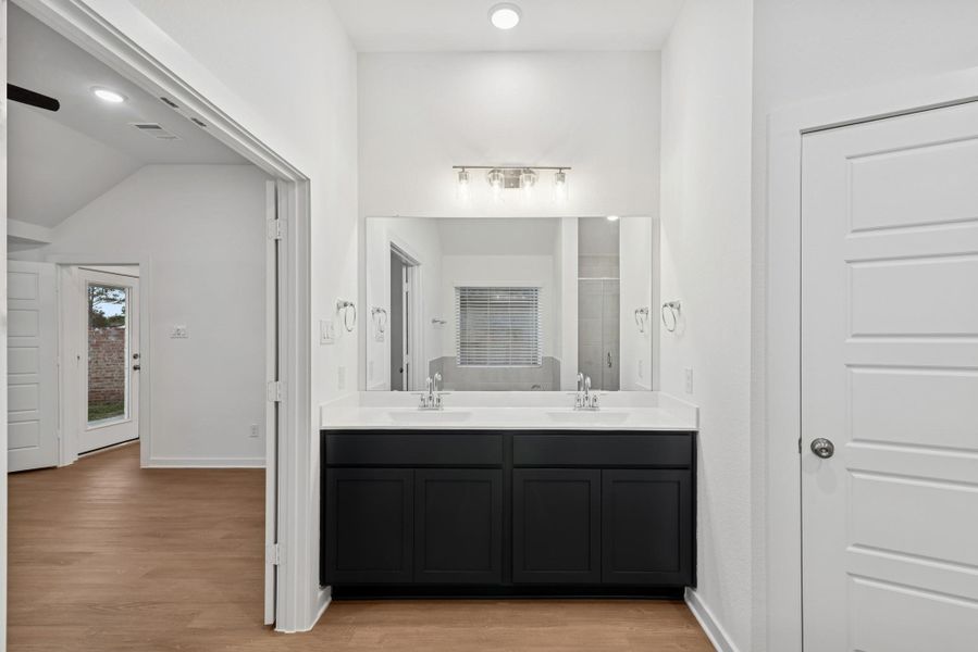 Furnished interior view inside a new home in Lago Mar, Santa Fe (Image 6). Furnished interior view inside a new home in Lago Mar, Santa Fe (Image 6).