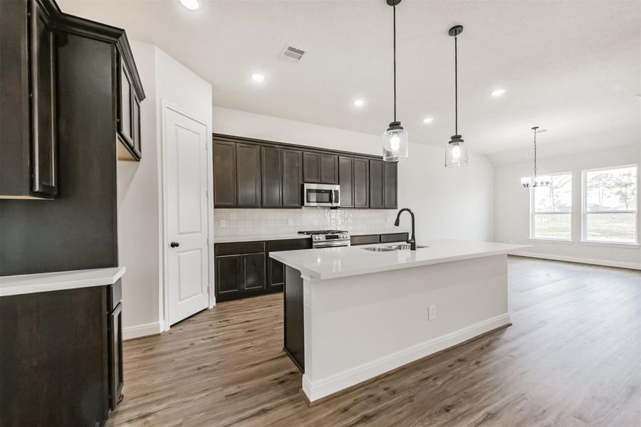 Furnished interior view inside a new home in , Baytown (Image 14).