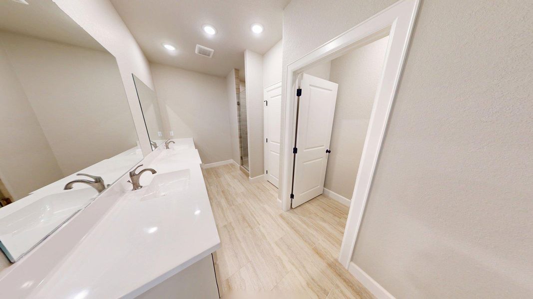 Furnished interior view inside a new home in , Lake Jackson (Image 7).