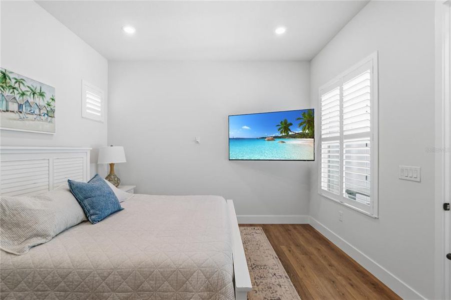 Furnished interior view inside a new home in Emerald Landing at Waterside at Lakewood Ranch – Cottage Series, Sarasota (Image 38). Furnished interior view inside a new home in Emerald Landing at Waterside at Lakewood Ranch – Cottage Series, Sarasota (Image 38).