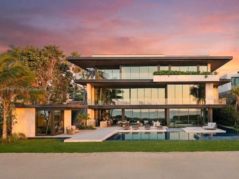 Condo located in Golden Beach, FL showcasing its design and architecture (Image 3).