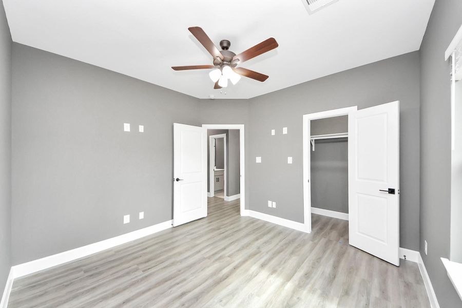 Spacious, unfurnished interior of a new home in , Waller (Image 19).