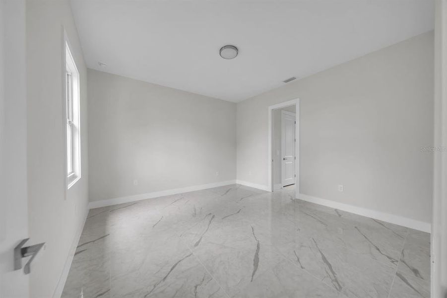 Spacious, unfurnished interior of a new home in , Lehigh Acres (Image 15).