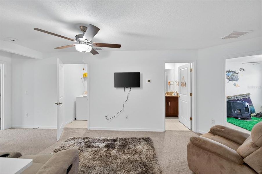 Spacious, unfurnished interior of a new home in , Ruskin (Image 20).