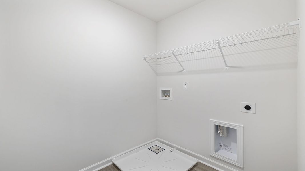 Spacious, unfurnished interior of a new home in Cloverdale Hills, Piedmont (Image 29).