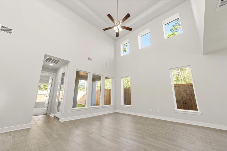 Spacious, unfurnished interior of a new home in Kresston, Montgomery (Image 15).