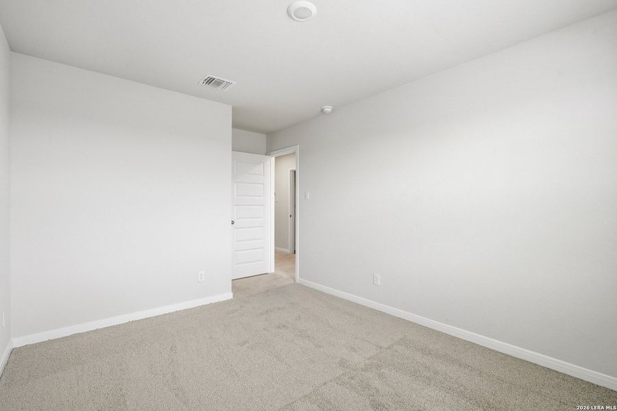 Spacious, unfurnished interior of a new home in Dauer Ranch, New Braunfels (Image 17). Spacious, unfurnished interior of a new home in Dauer Ranch, New Braunfels (Image 17).