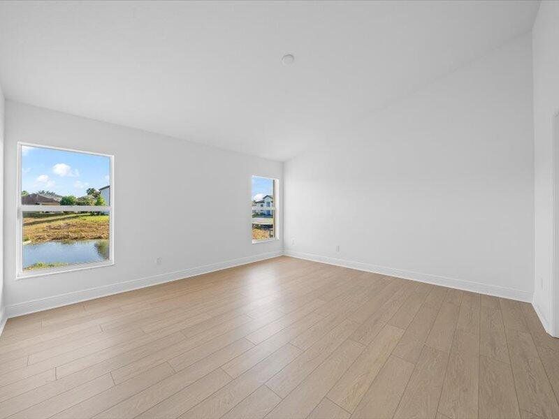 Spacious, unfurnished interior of a new home in , Fort Pierce (Image 20).