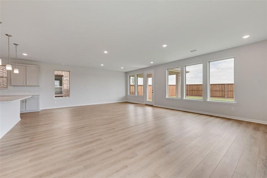 Spacious, unfurnished interior of a new home in Spiritas Ranch, Little Elm (Image 28).