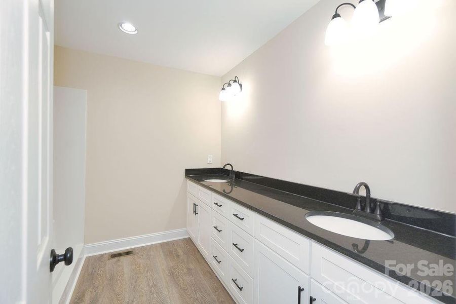 Image 22 of a home in .