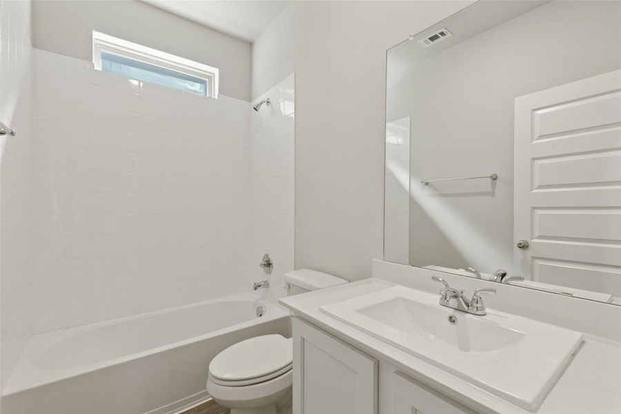 Furnished interior view inside a new home in Trinity Ranch, Elgin (Image 11).