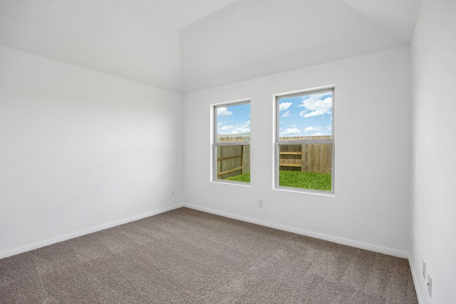 Spacious, unfurnished interior of a new home in Riviera Pines, Huffman (Image 22).