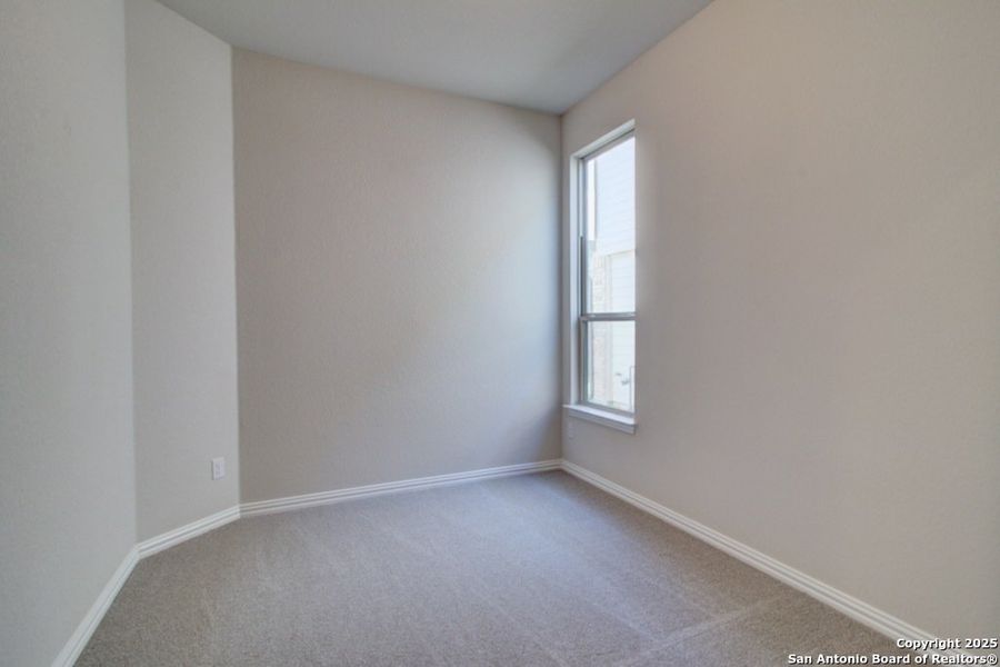 Spacious, unfurnished interior of a new home in Dauer Ranch, New Braunfels (Image 17). Spacious, unfurnished interior of a new home in Dauer Ranch, New Braunfels (Image 17).