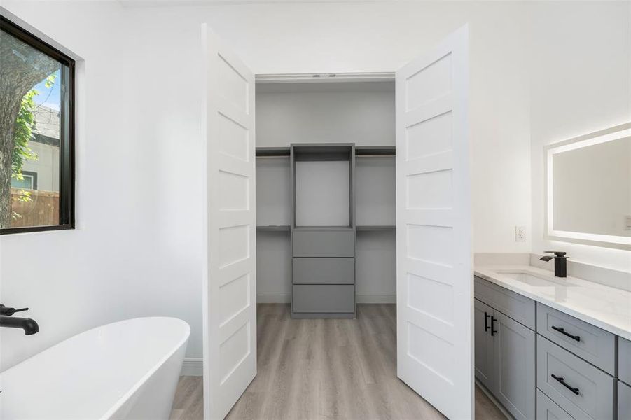 Furnished interior view inside a new home in , Dallas (Image 6).