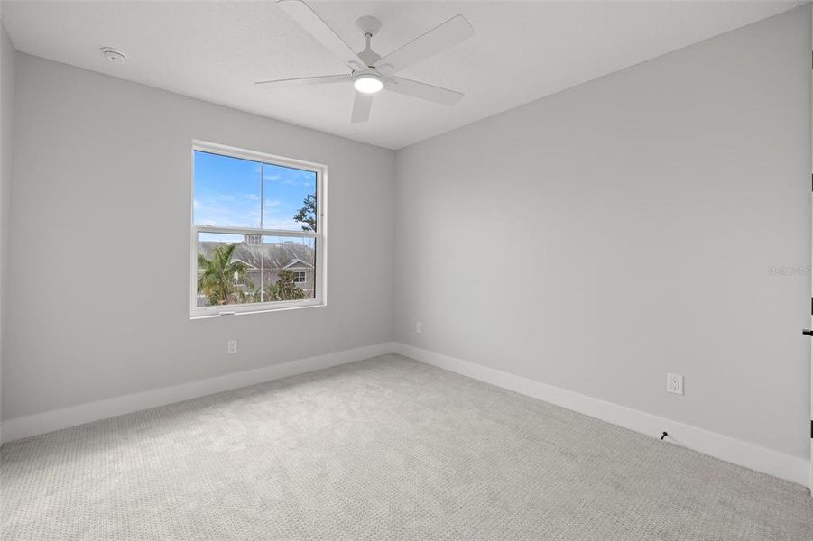 Spacious, unfurnished interior of a new home in , Tampa (Image 18).