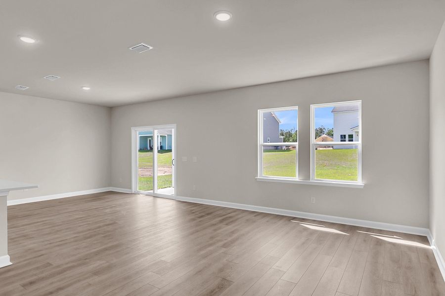 Spacious, unfurnished interior of a new home in , Ravenel (Image 14).
