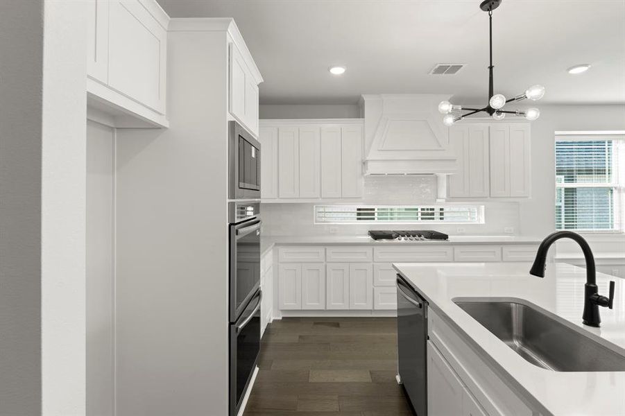 15. 8513 Cross Timber - Kitchen (3)