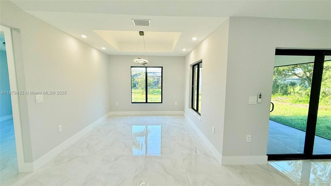 Spacious, unfurnished interior of a new home in , Lehigh Acres (Image 6).