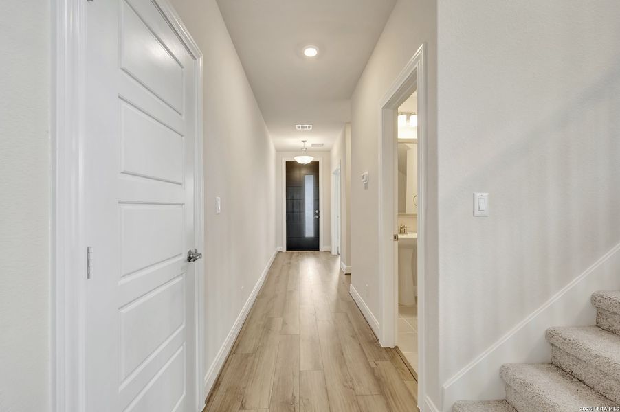 Spacious, unfurnished interior of a new home in The Crossvine 45’, Schertz (Image 23).