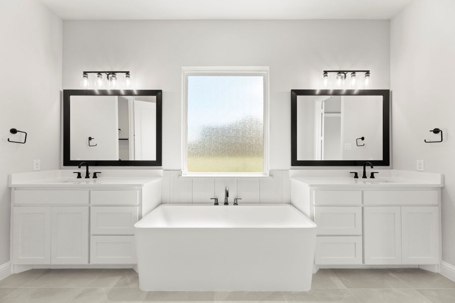 Representative furnished interior of a home built from the Derby by Windsor Homes in Ridge Pointe Estates, McLendon-Chisholm (Image 13).