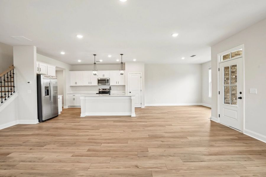 Kitchen & Dining Area