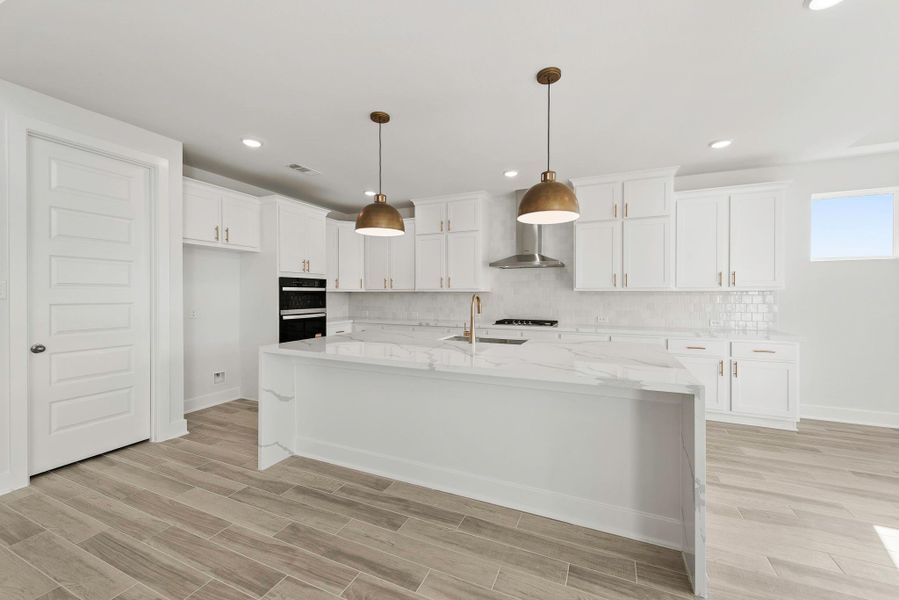 Representative image. Features, specifications, selections and colors may vary.