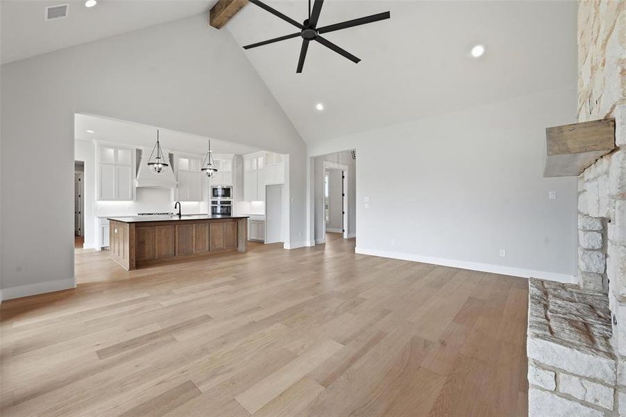 Spacious, unfurnished interior of a new home in Aledo Heights - Aledo ISD, Annetta South (Image 24).