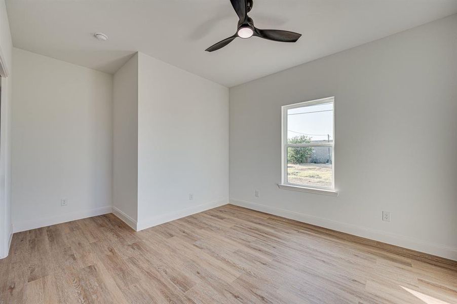 Spacious, unfurnished interior of a new home in , West Tawakoni (Image 21).