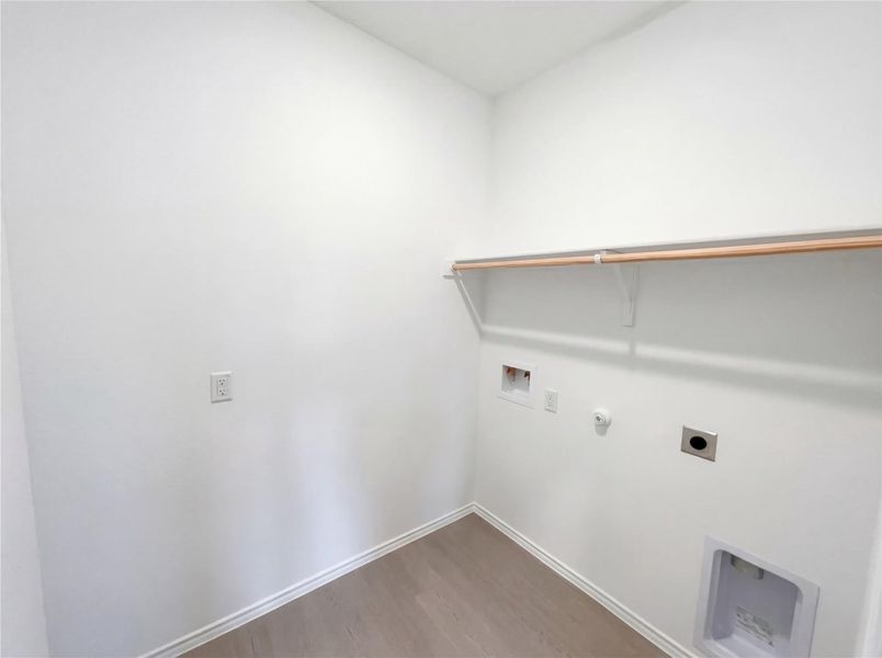 Spacious, unfurnished interior of a new home in Cotton Brook, Hutto (Image 17).