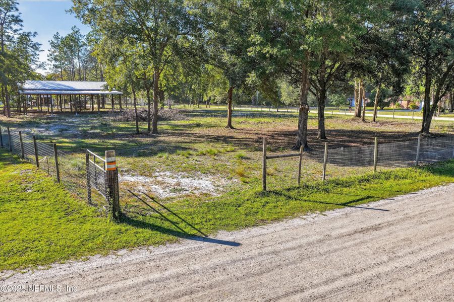 Community amenities in , Middleburg (Image 5). Community amenities in , Middleburg (Image 5).