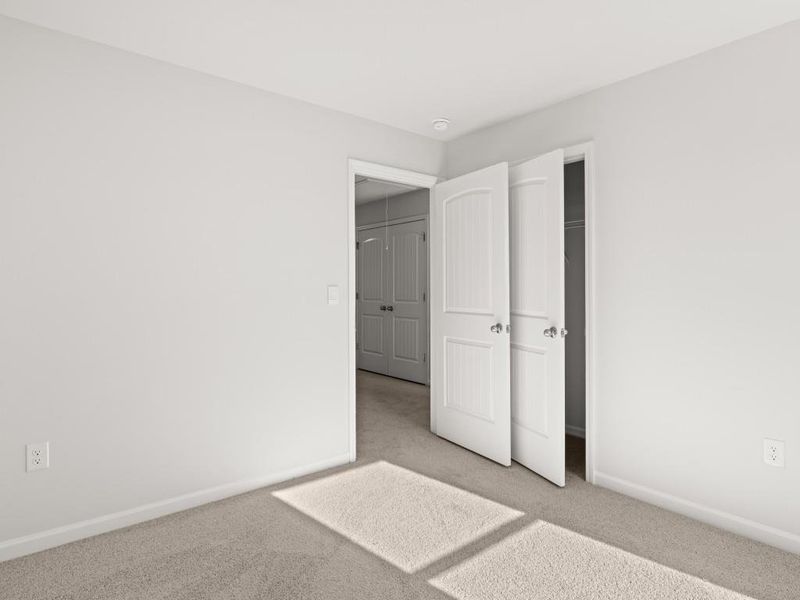 Spacious, unfurnished interior of a new home in Hughes Court, Dawsonville (Image 31).