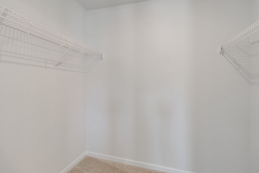 Spacious, unfurnished interior of a new home in Astoria, Columbia (Image 21).